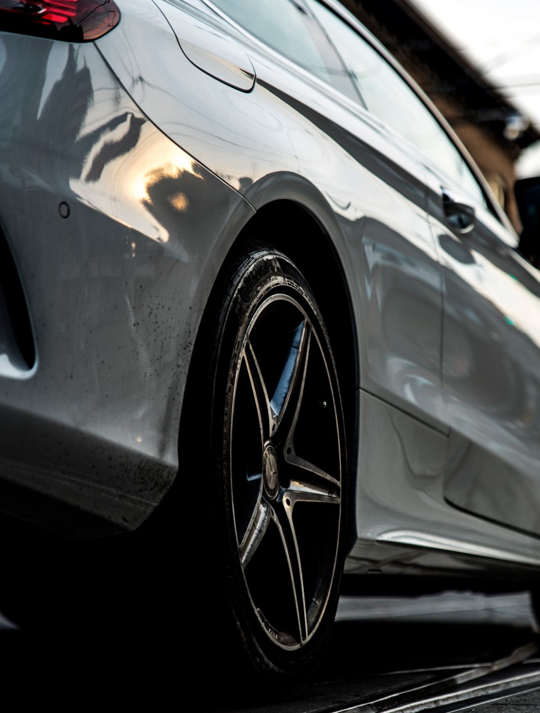 Tudo sobre Carros | Como preparar o carro e conduzir com chuva? | Confirmar estado Pneus